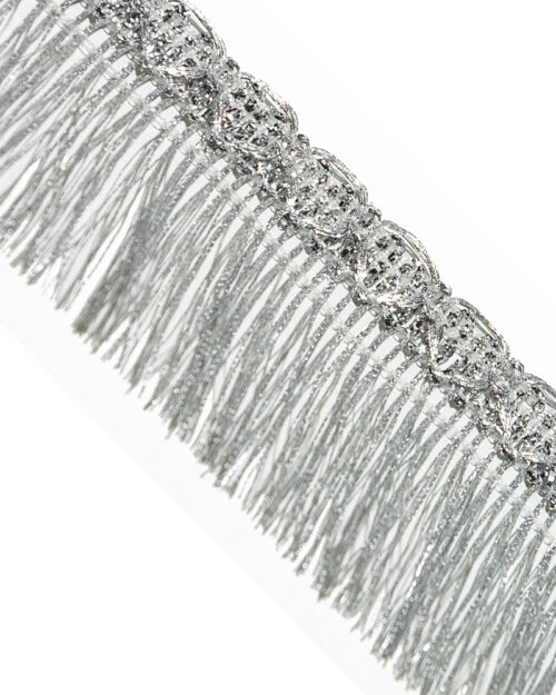 Dantela brodata cu lurex cu aspect metalic argintiu / auriu. Banda lurex dantela.