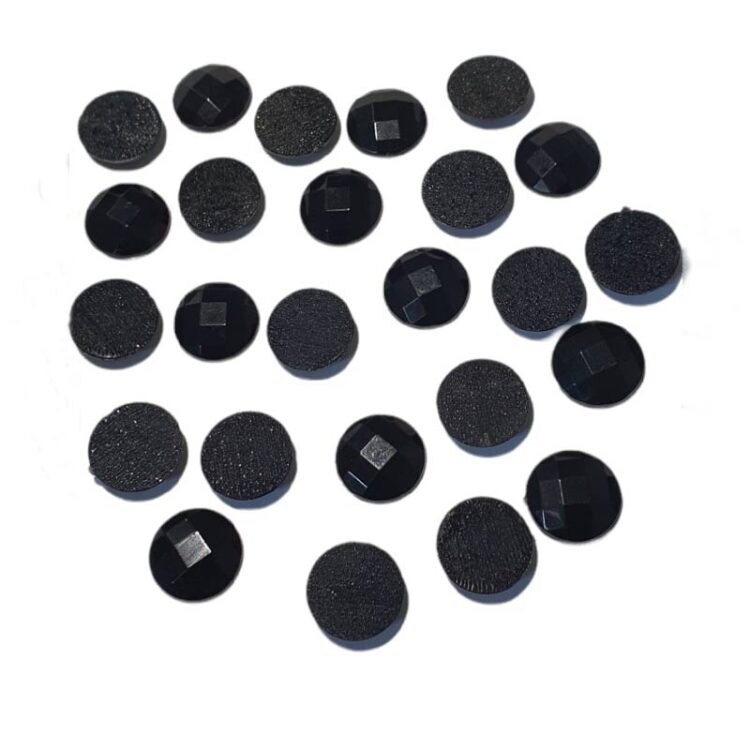 Pietre acrilice pentru lipit negre, sunt ideale pentru personalizarea obiectelor vestimentare si pentru accesorii.