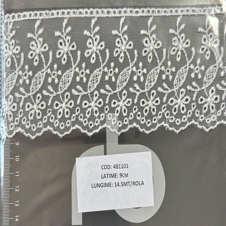 Dantelă brodată pe tulle – IVOAR