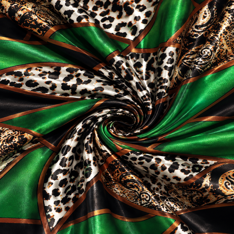 Material Satin Elastic Verde cu Animal Print