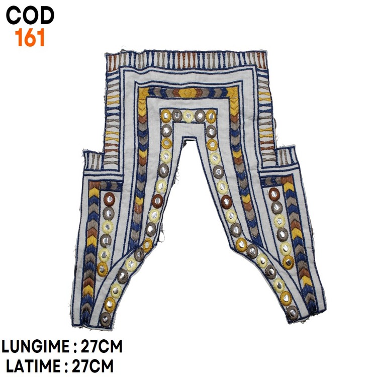 Guler decorativ brodat pe suport textil