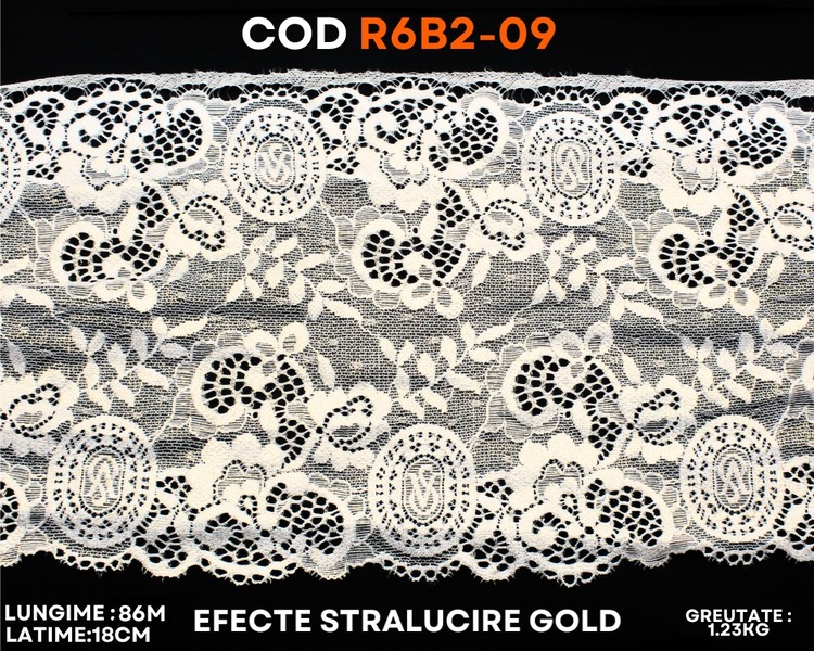 Dantelă elastică ecru cu efect auriu și model ornamental