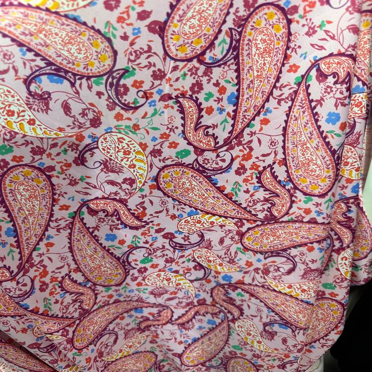 Satin elastic roz cu imprimeu paisley