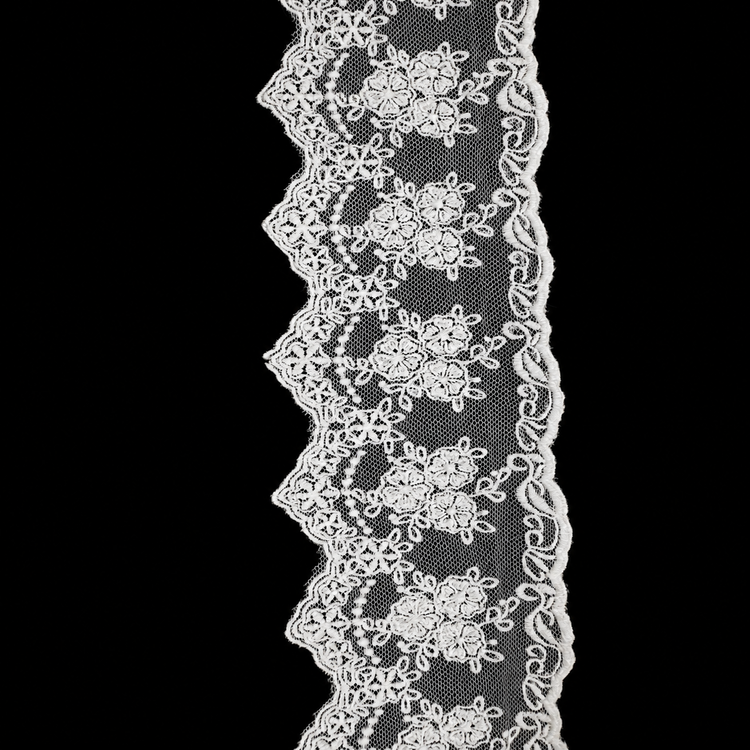 Dantelă Brodată pe Tulle – Lățime 8,5 cm
