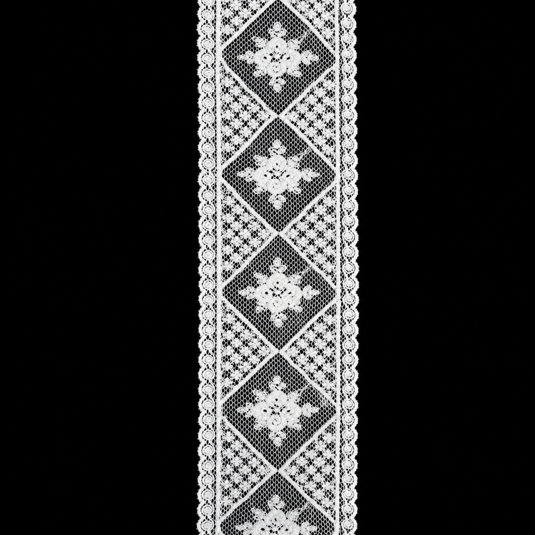 Dantelă Brodată pe Tulle – Lățime 5 cm