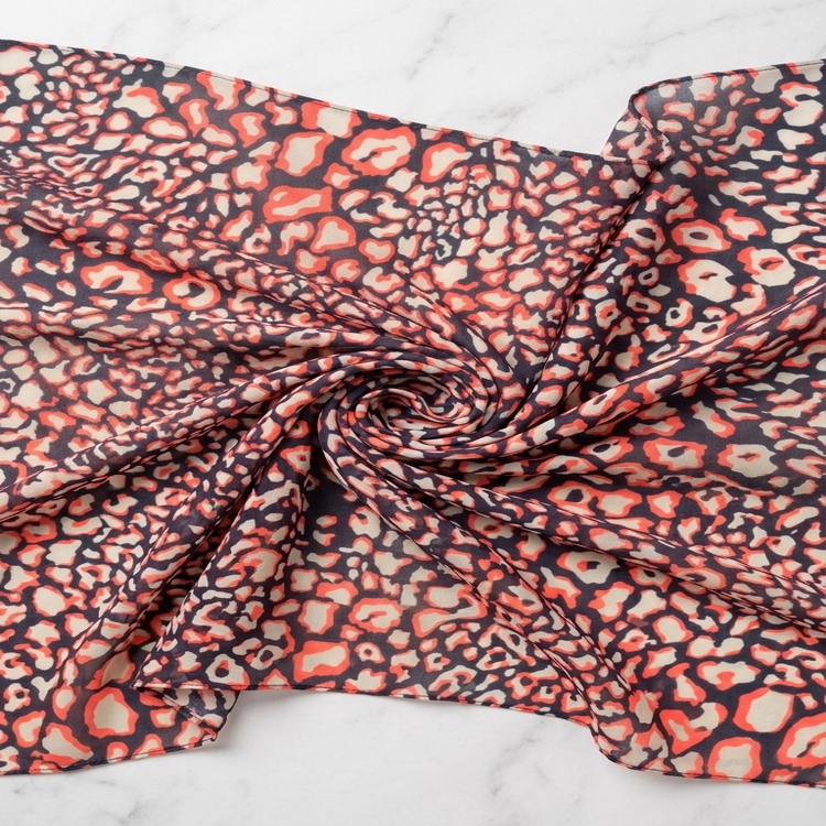 Voal Imprimat Animal Print – Corai & Negru